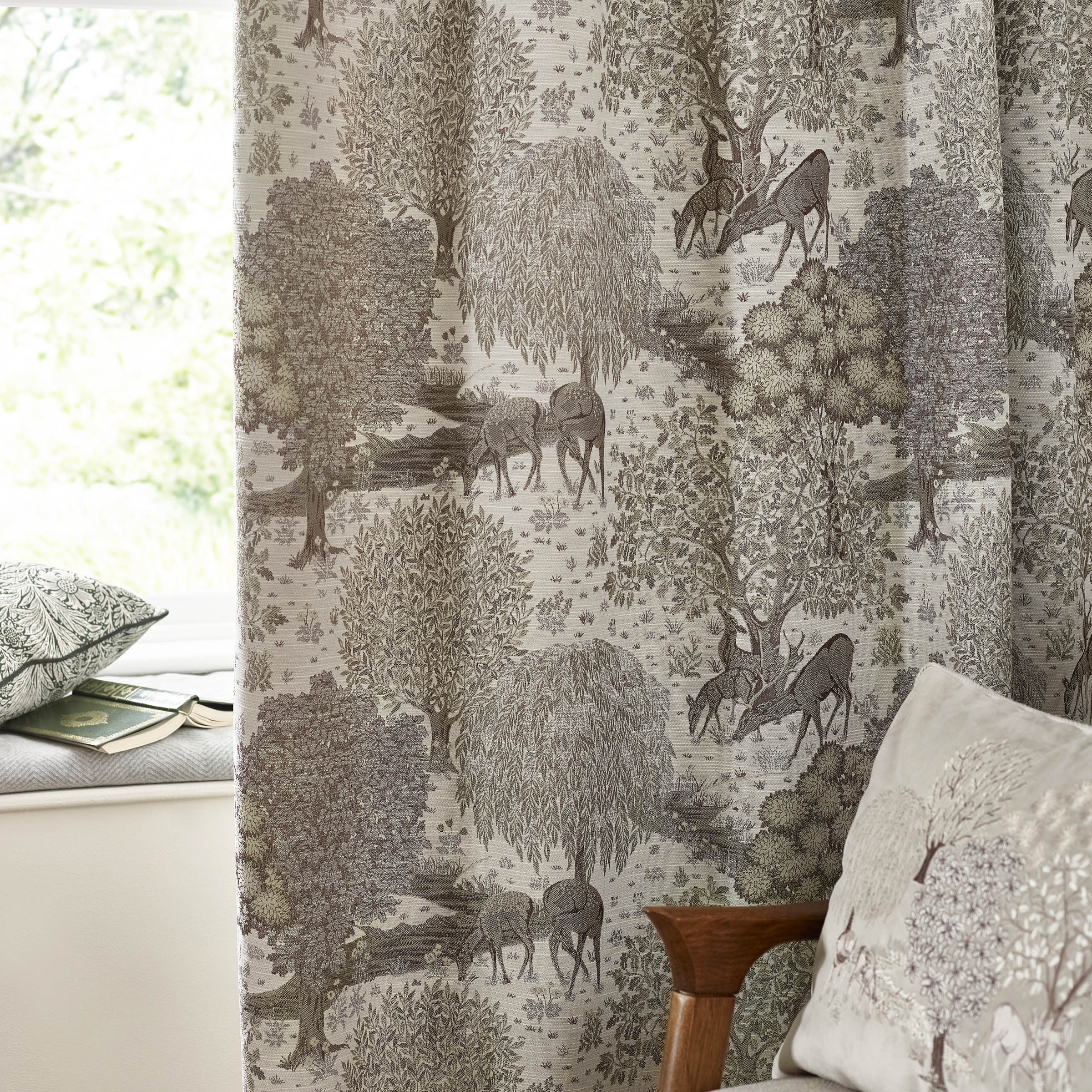 Tende a pieghe a matita in jacquard Brook Woodland - Lino