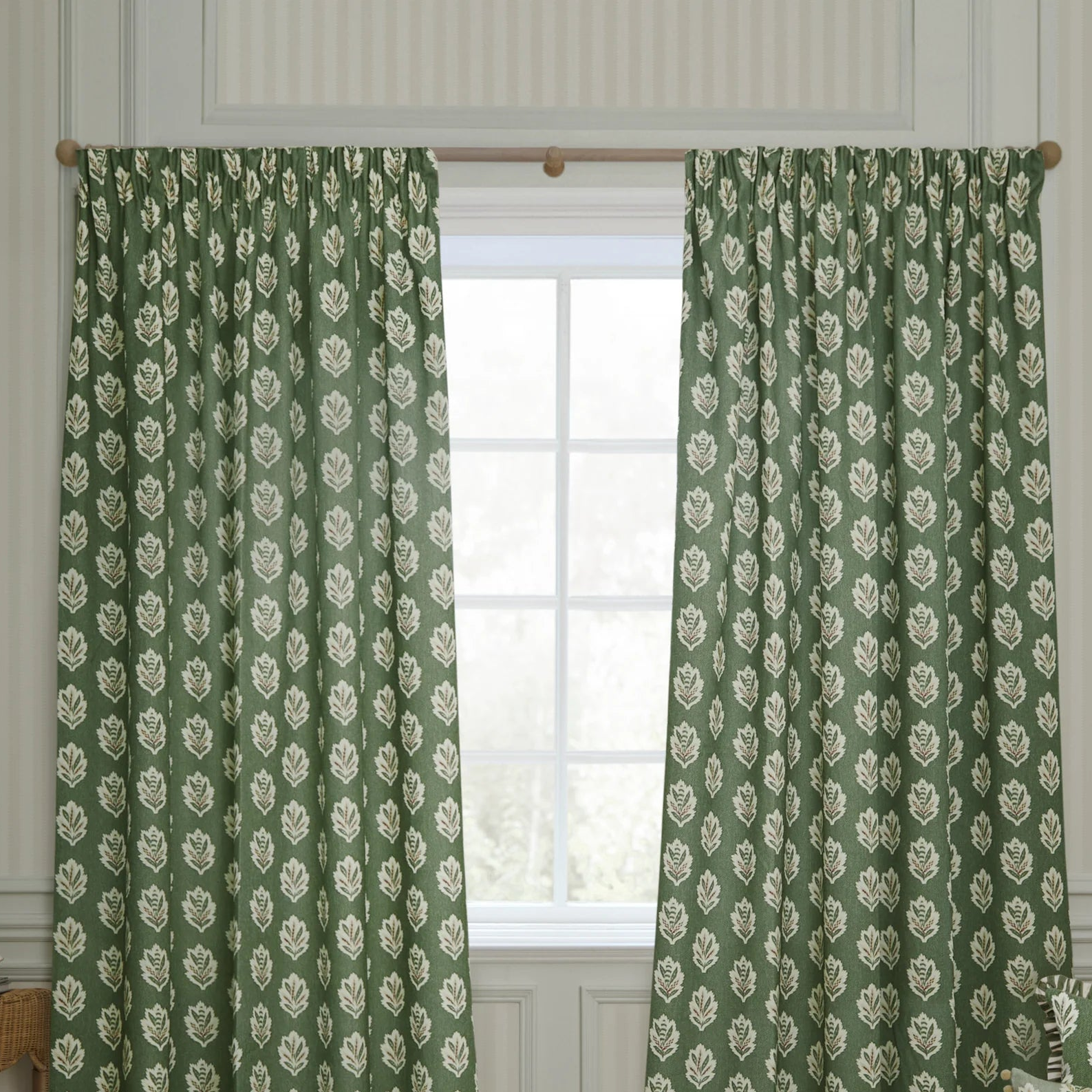 Sessile Leaf Motif Pencil Pleat Curtains - Leaf