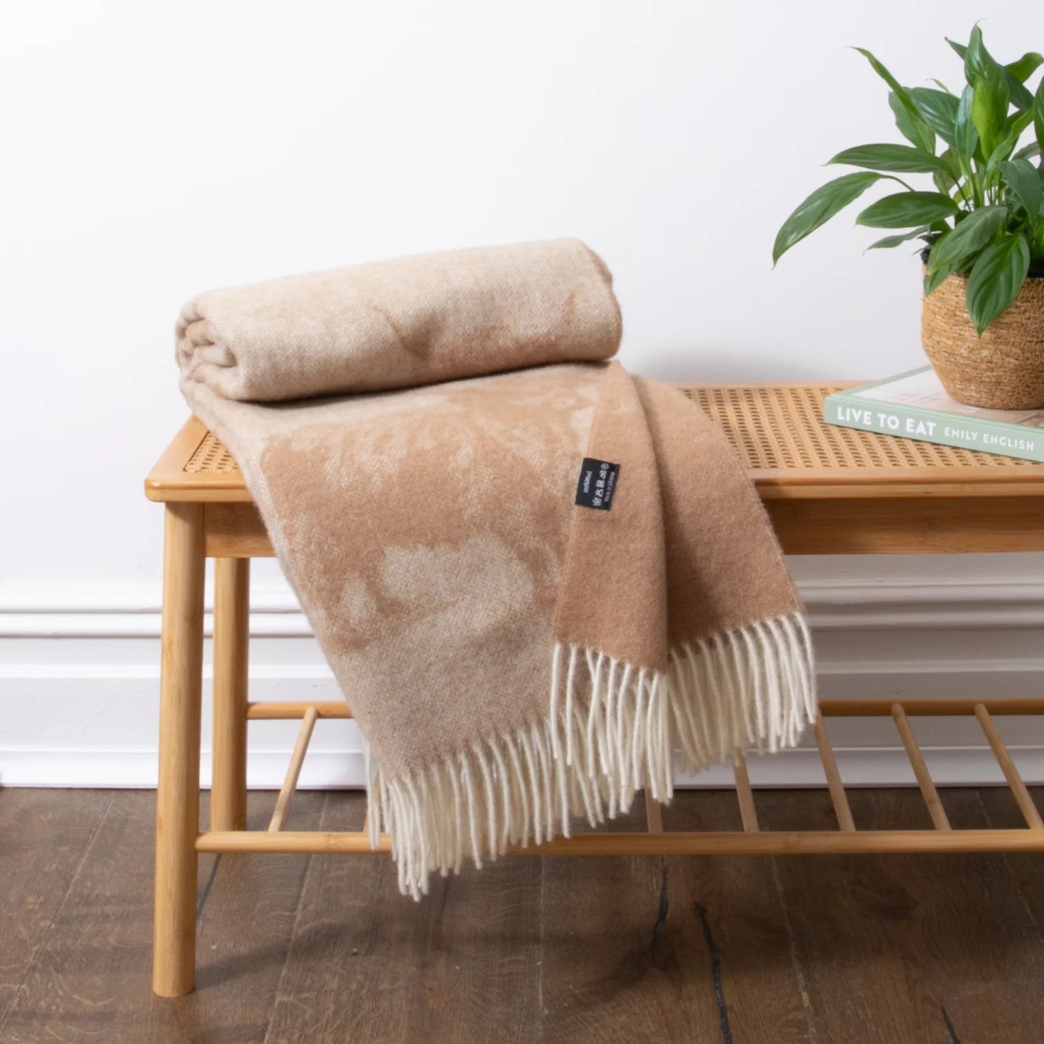 Beige Highland Cow Fine Nature Wool Blanket