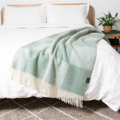 Coperta di lana fine a scacchiera verde