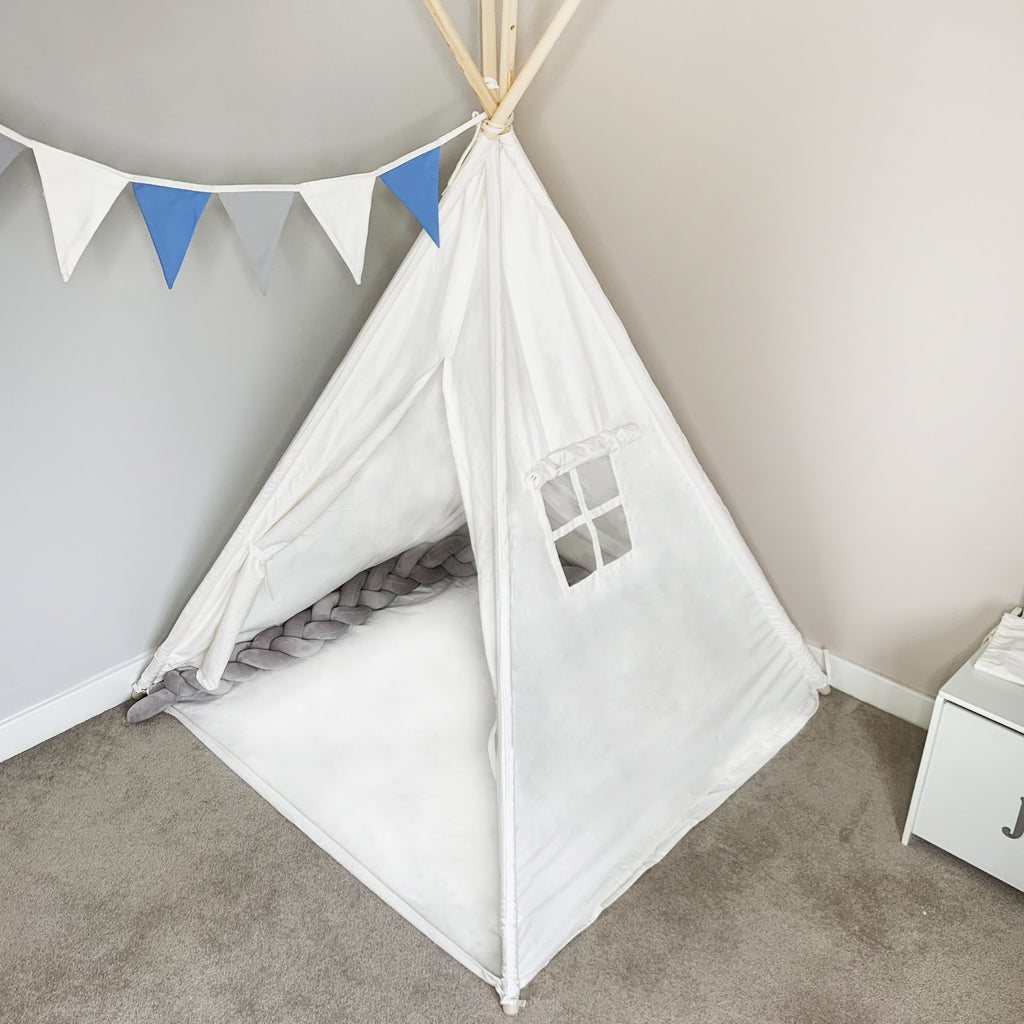 Nordic Style Teepee Tent - Incl. Bunting, Mat & Fairy Lights